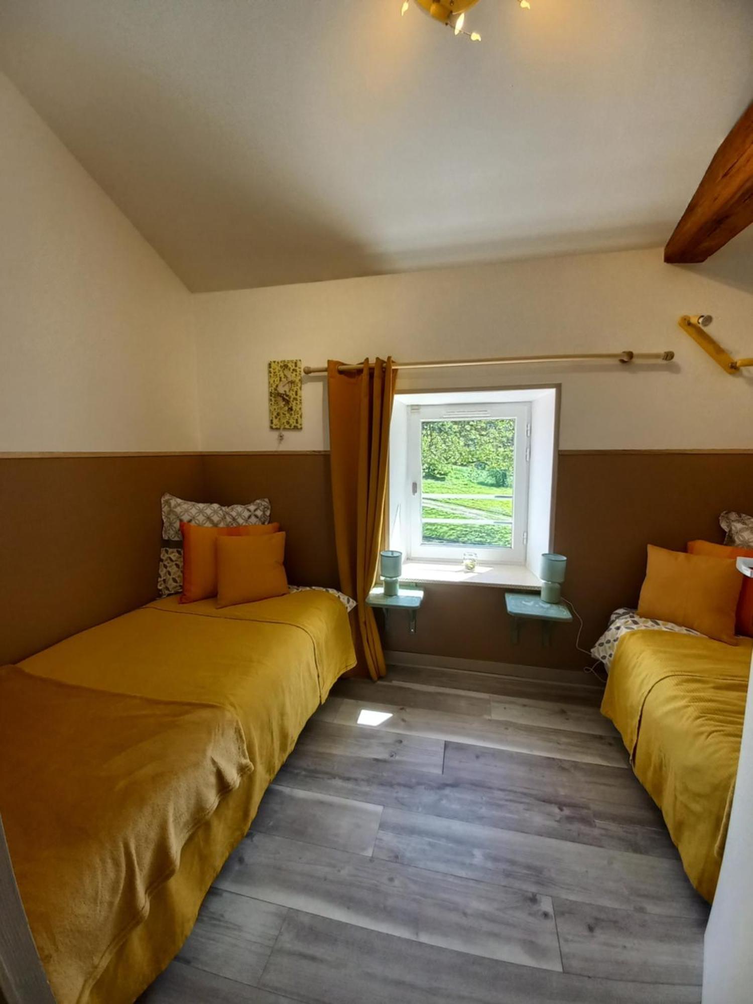 Domaine De Fontsauzine - Gites Et Chambre D'Hotes Genouille  Exterior foto