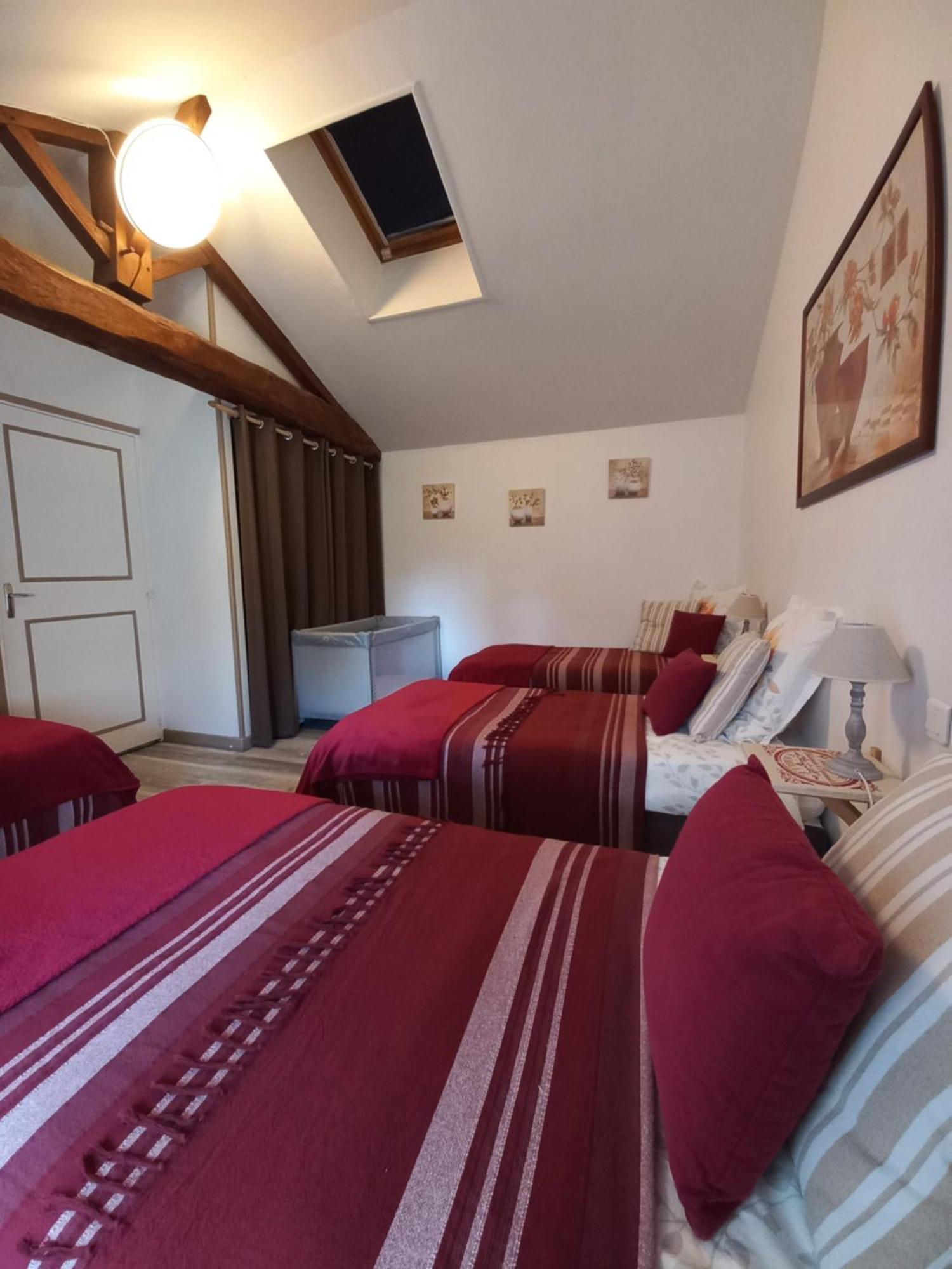Domaine De Fontsauzine - Gites Et Chambre D'Hotes Genouille  Exterior foto