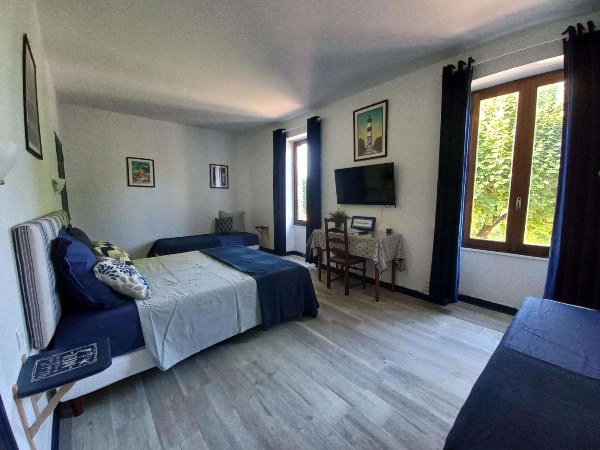 Domaine De Fontsauzine - Gites Et Chambre D'Hotes Genouille  Exterior foto